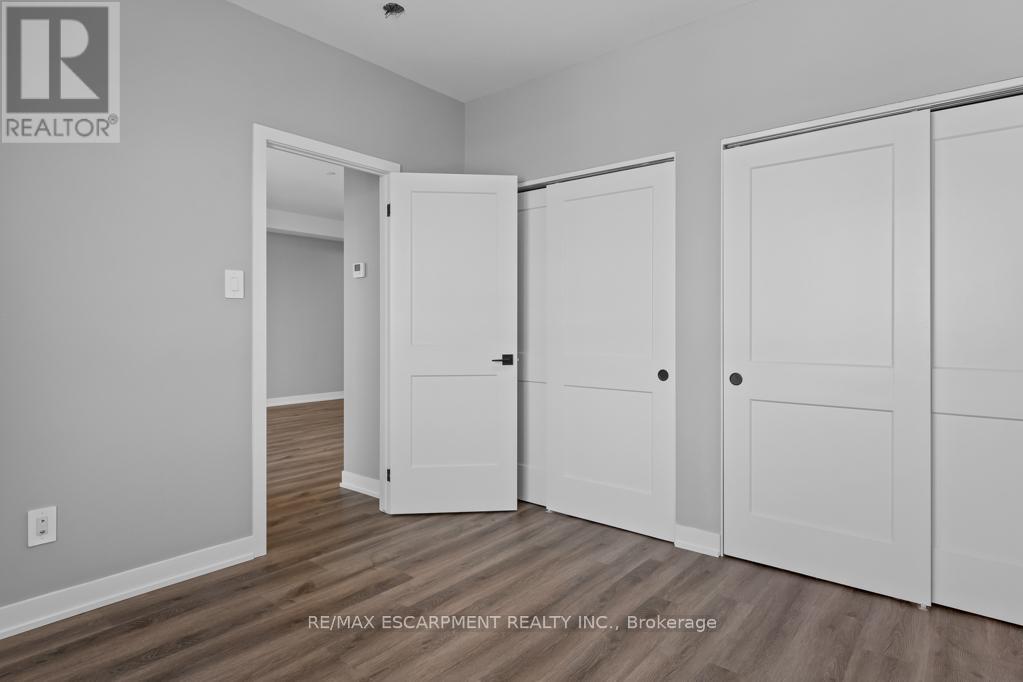 Photo 1 of 301 5002 King Street, Lincoln ON