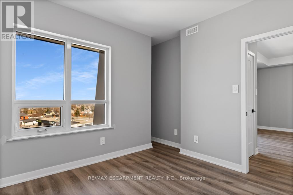 Photo 7 of 301 5002 King Street, Lincoln ON