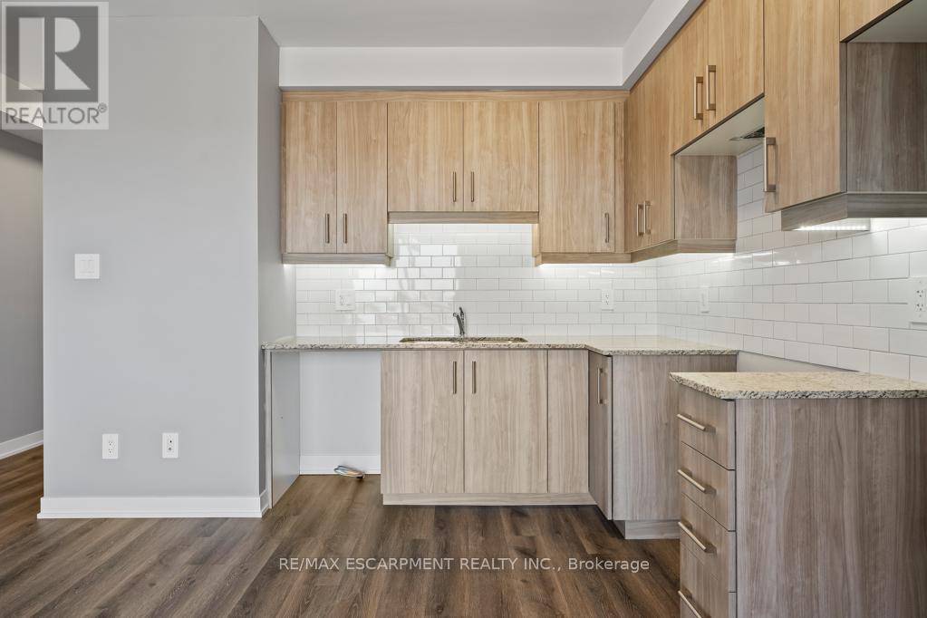 Photo 12 of 301 5002 King Street, Lincoln ON