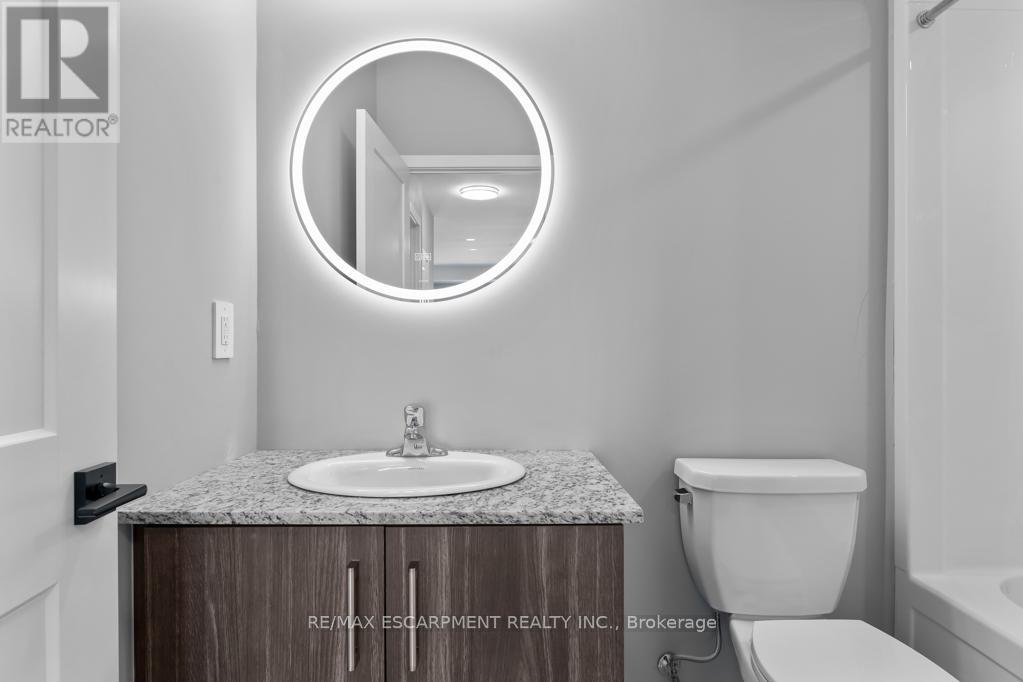 Photo 10 of 202 5002 King Street, Lincoln ON