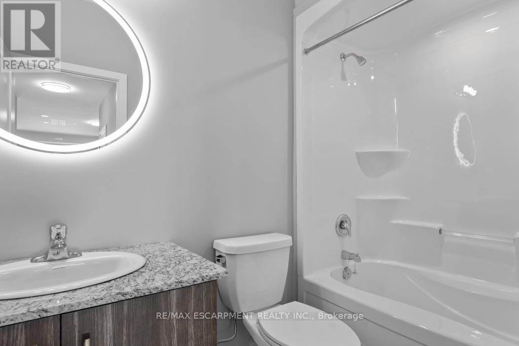Photo 17 of 202 5002 King Street, Lincoln ON