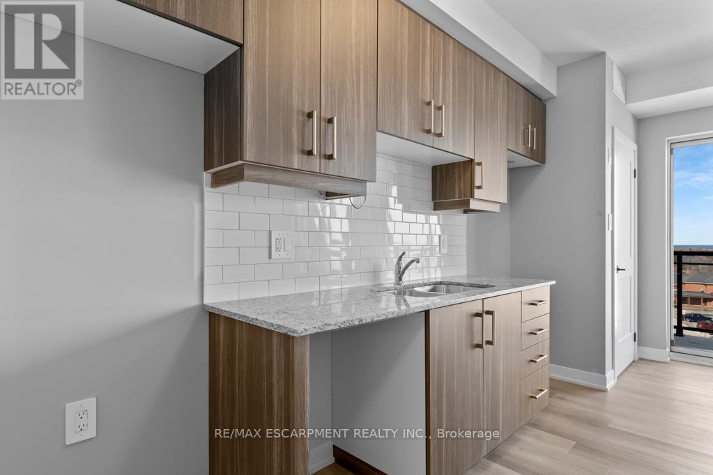 Photo 21 of 202 5002 King Street, Lincoln ON