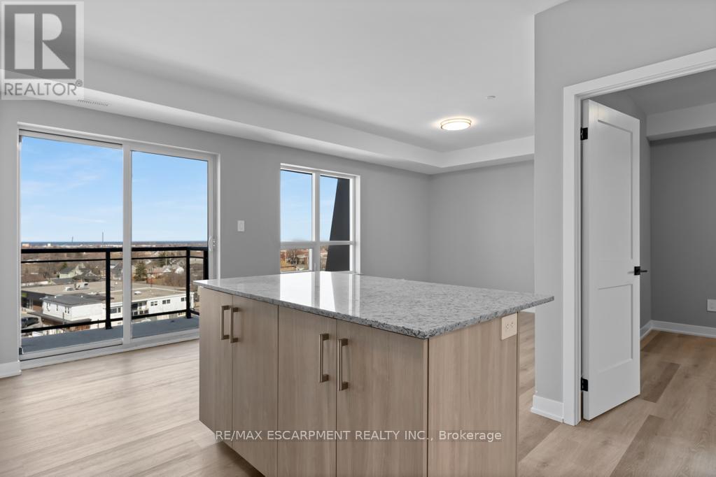 Photo 11 of 202 5002 King Street, Lincoln ON