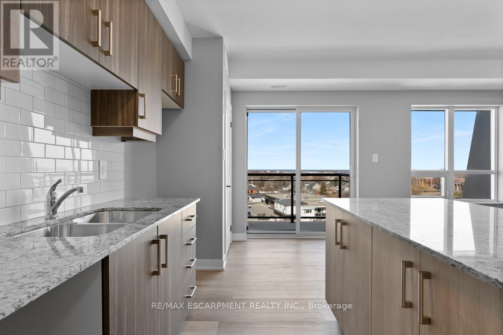 Photo 3 of 202 5002 King Street, Lincoln ON