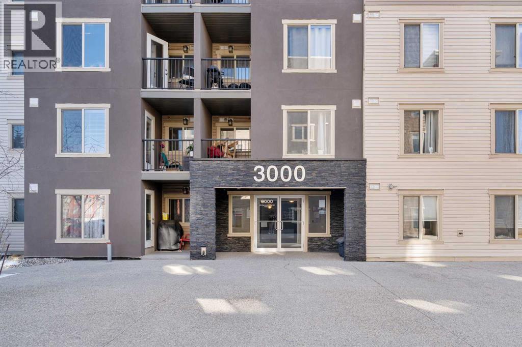 Photo 3 of 3309 403 Mackenzie Way Sw, Airdrie AB