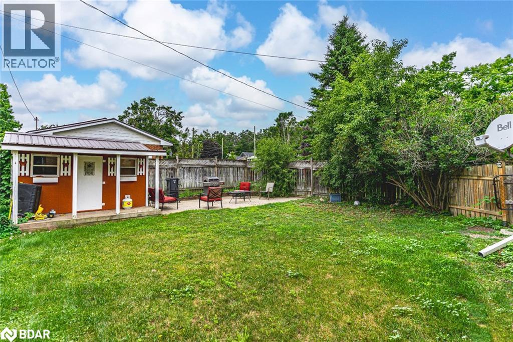 Photo 13 of 423 Mary St, Orillia ON
