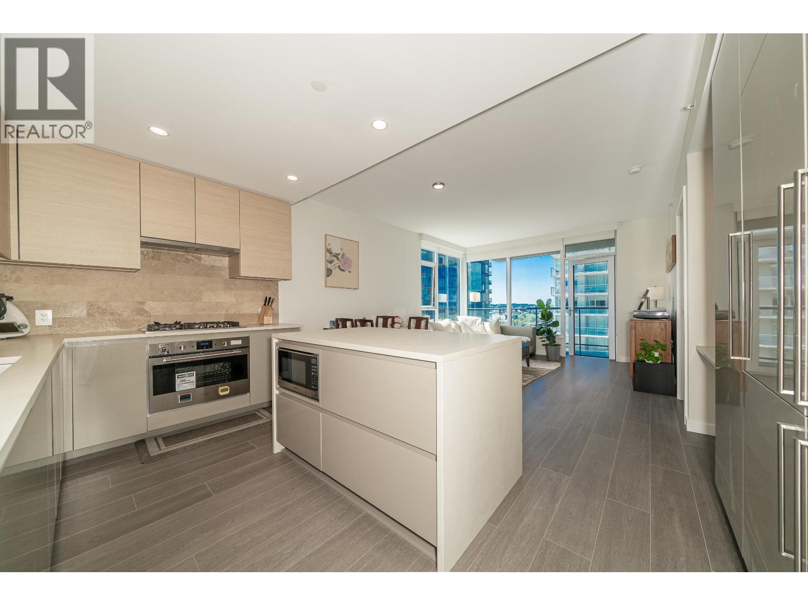 Photo 8 of 1102 4168 Lougheed Highway, Burnaby BC
