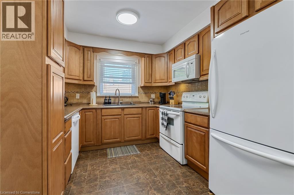 Photo 8 of 436 Bunting Road, St Catharines ON