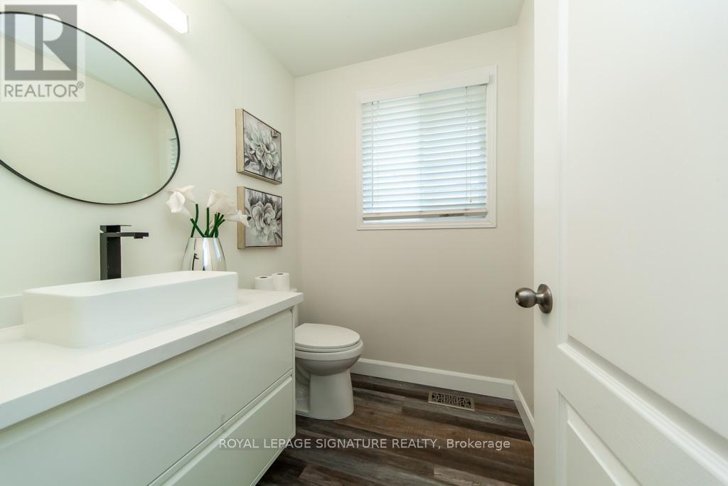 Photo 16 of 579 Windjammer Way, Waterloo ON