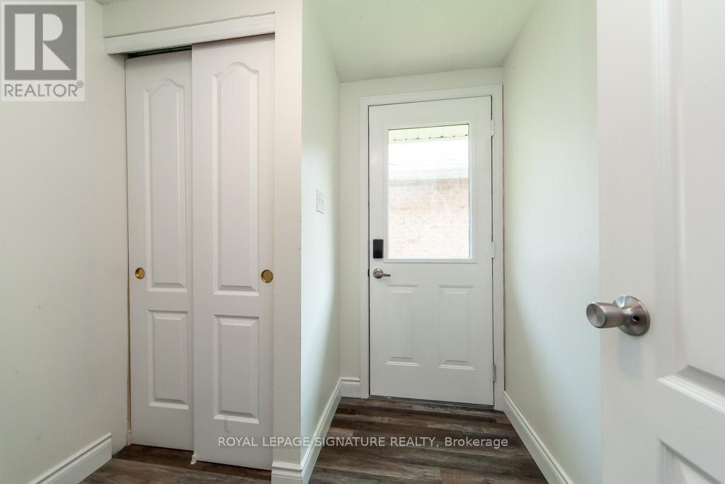 Photo 32 of 579 Windjammer Way, Waterloo ON