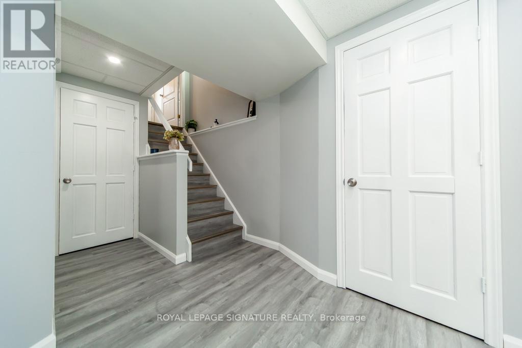 Photo 33 of 579 Windjammer Way, Waterloo ON