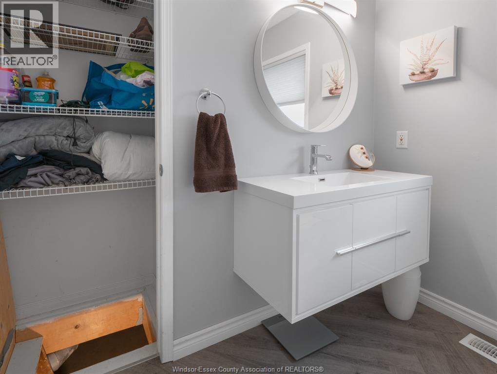 Photo 33 of 159 East Puce Road, Lakeshore ON