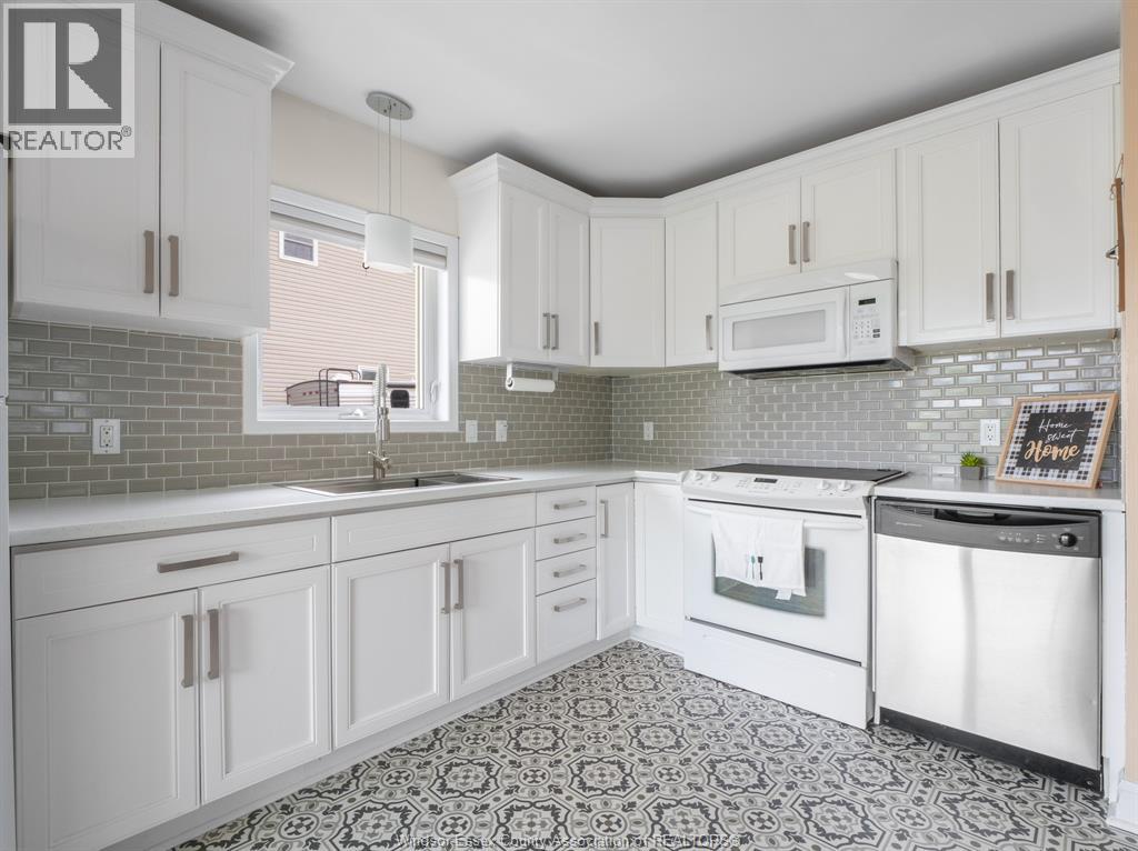 Photo 15 of 159 East Puce Road, Lakeshore ON