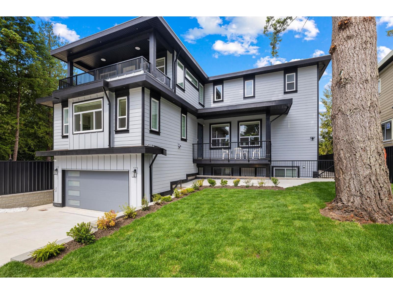 Photo 39 of 16028 103 Avenue, Surrey BC