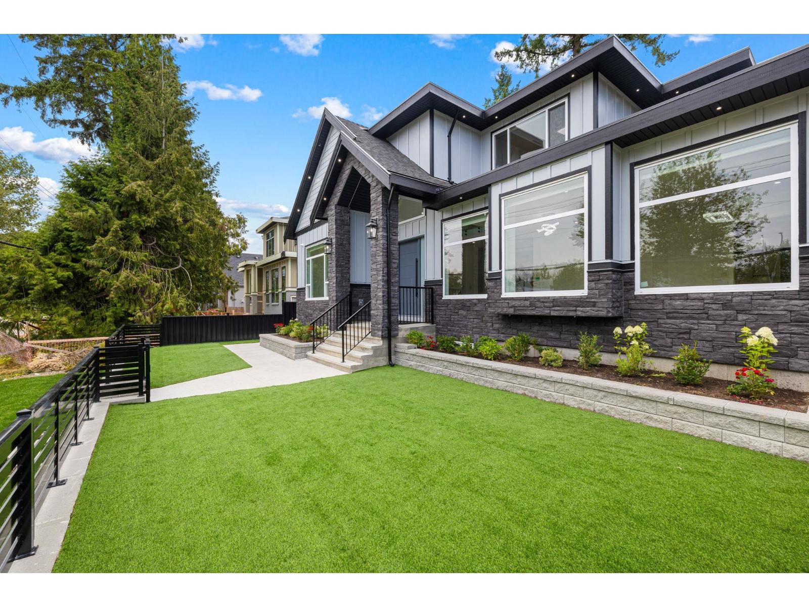 Photo 37 of 16028 103 Avenue, Surrey BC