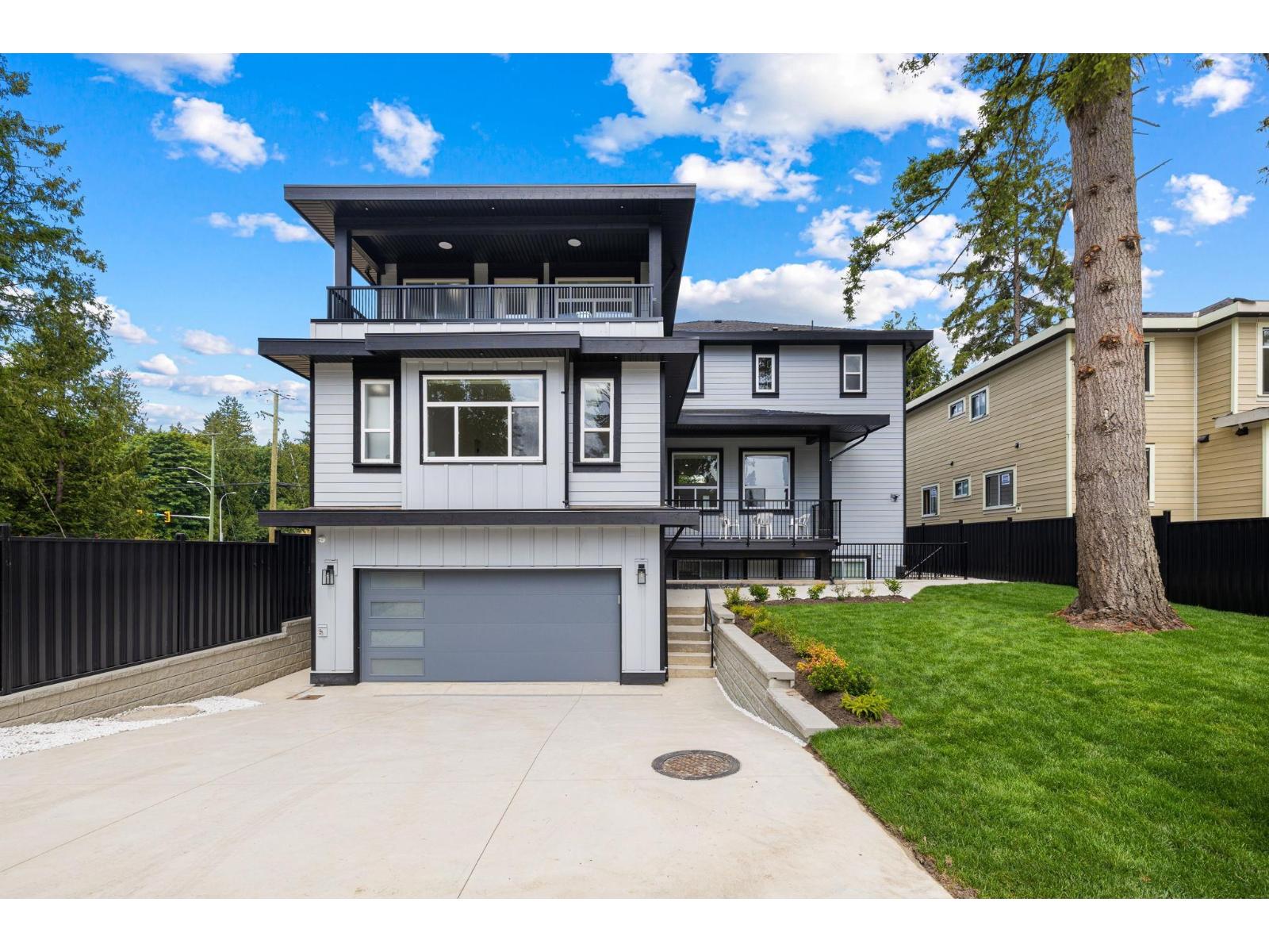 Photo 38 of 16028 103 Avenue, Surrey BC