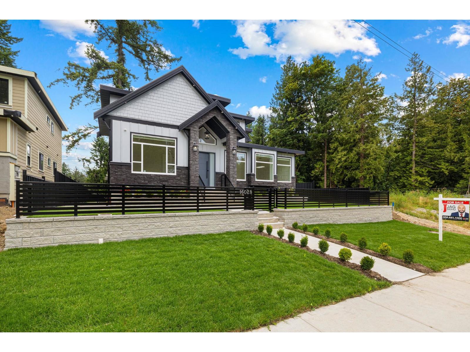 Photo 36 of 16028 103 Avenue, Surrey BC