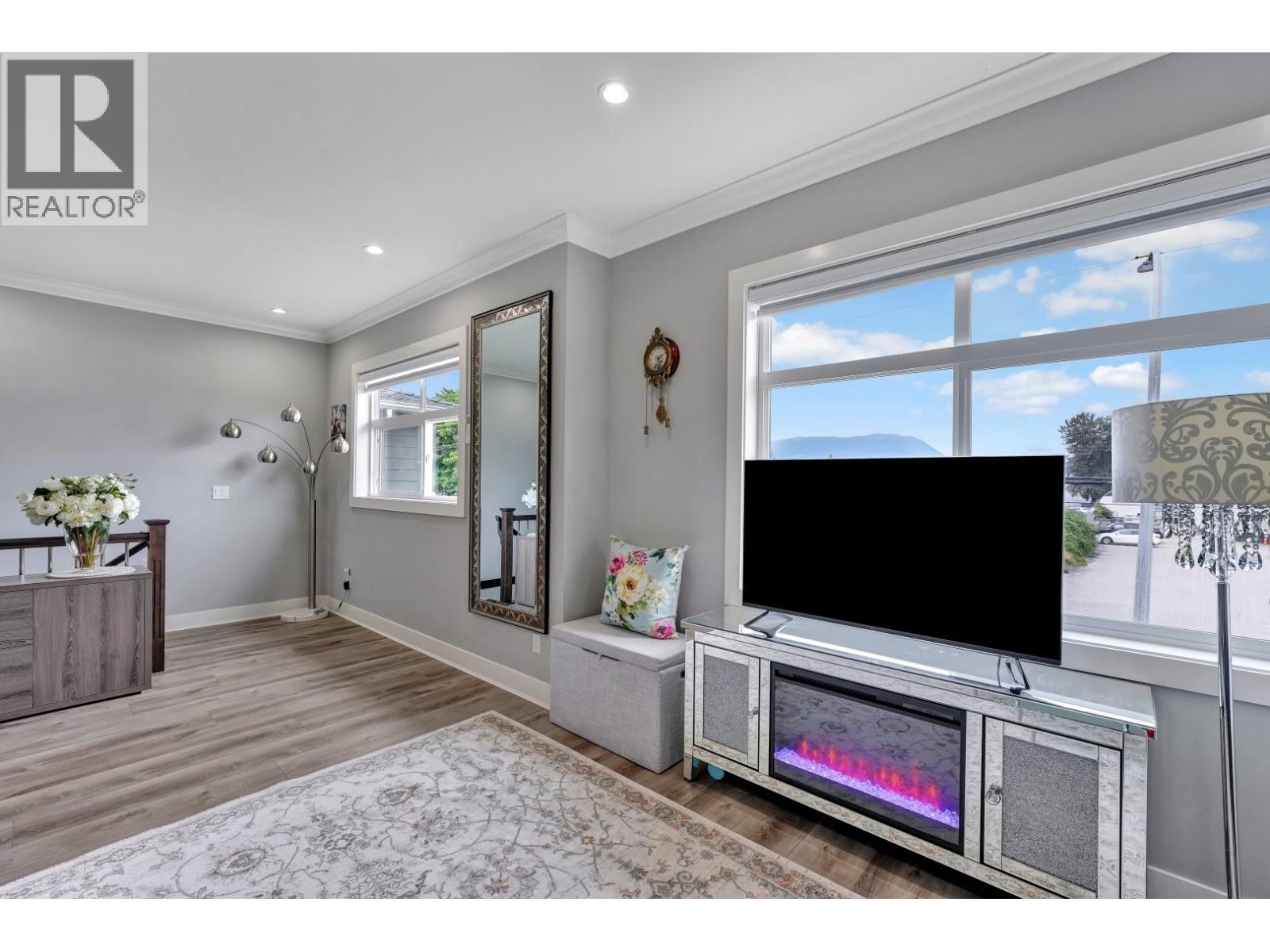 Photo 1 of 1934 Mclean Avenue, Port Coquitlam BC