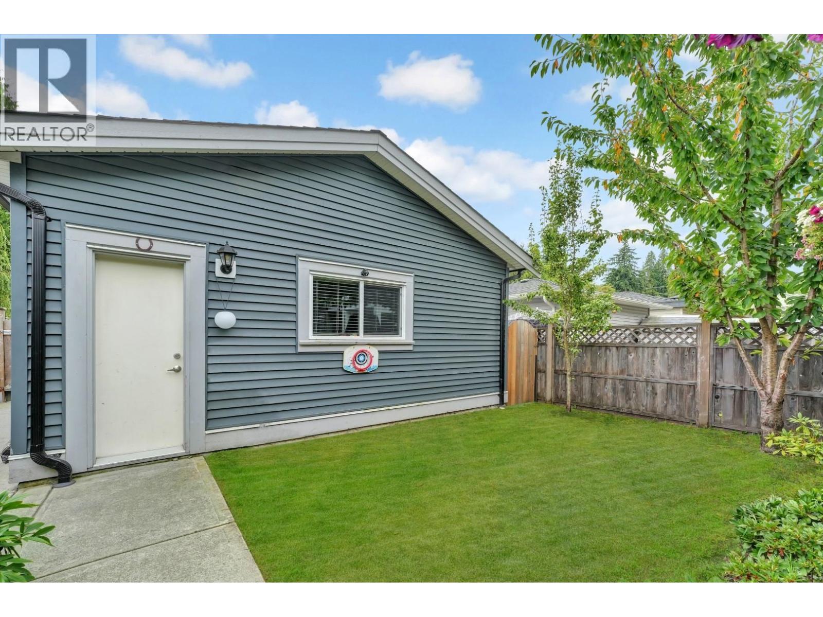 Photo 6 of 1934 Mclean Avenue, Port Coquitlam BC