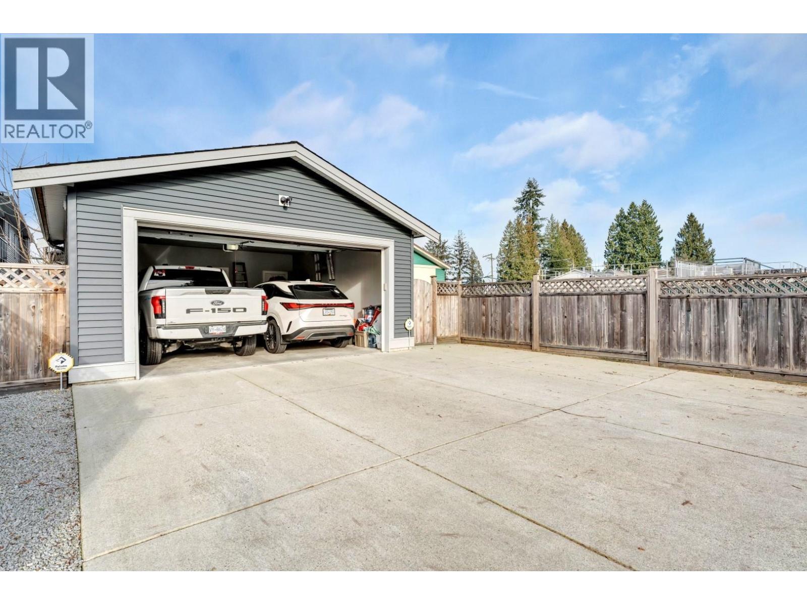 Photo 13 of 1934 Mclean Avenue, Port Coquitlam BC