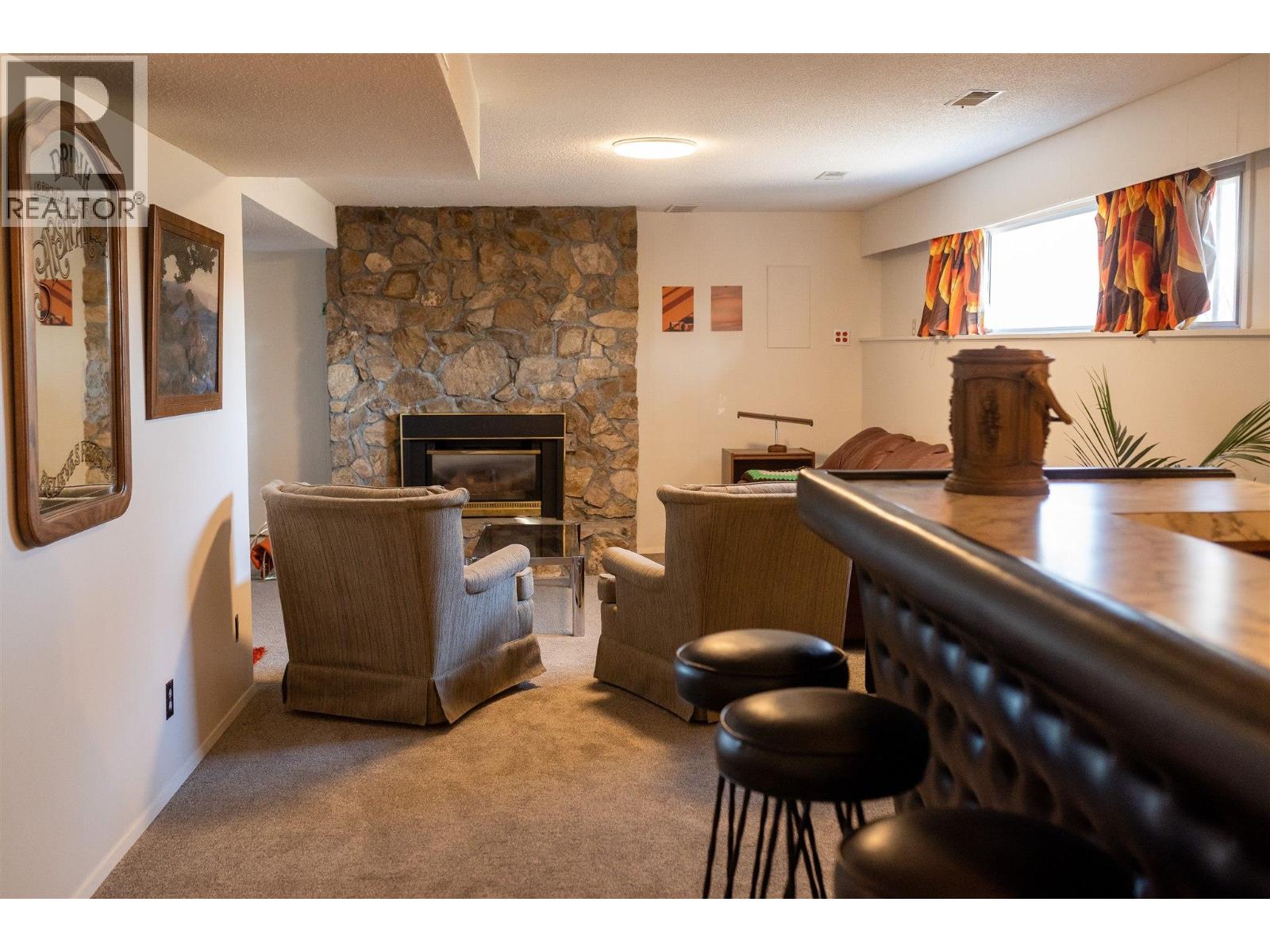 Photo 10 of 1738 Smithson Drive, Kelowna BC