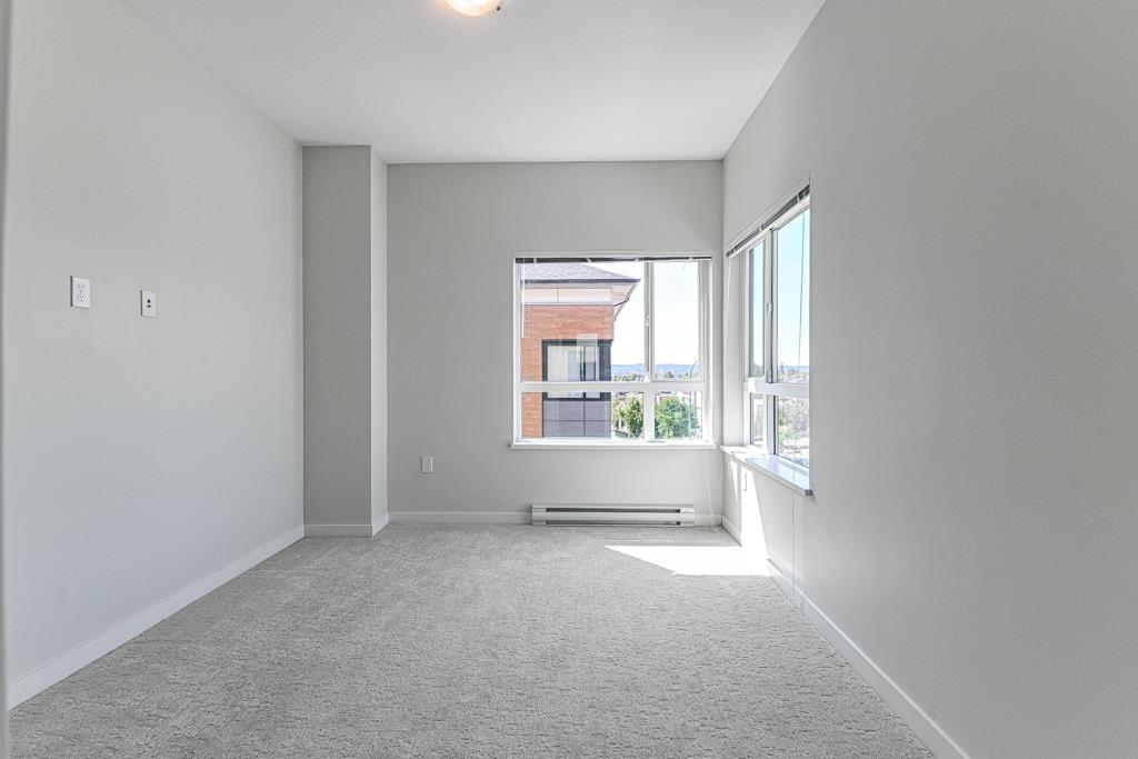 Photo 2 of 11 15151 Edmund Drive, Surrey BC