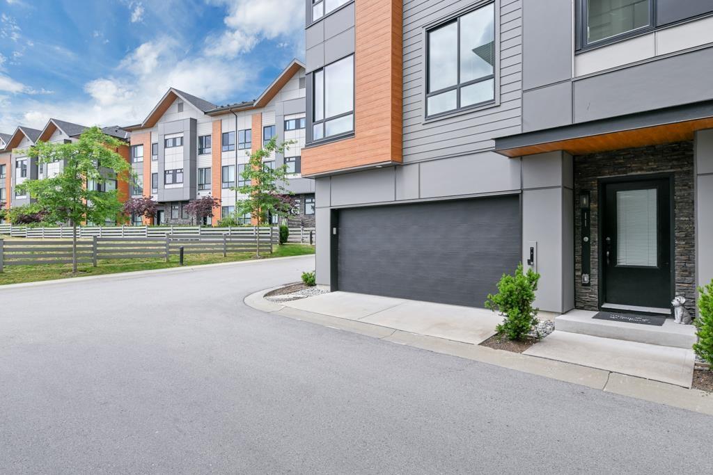Photo 6 of 11 15151 Edmund Drive, Surrey BC