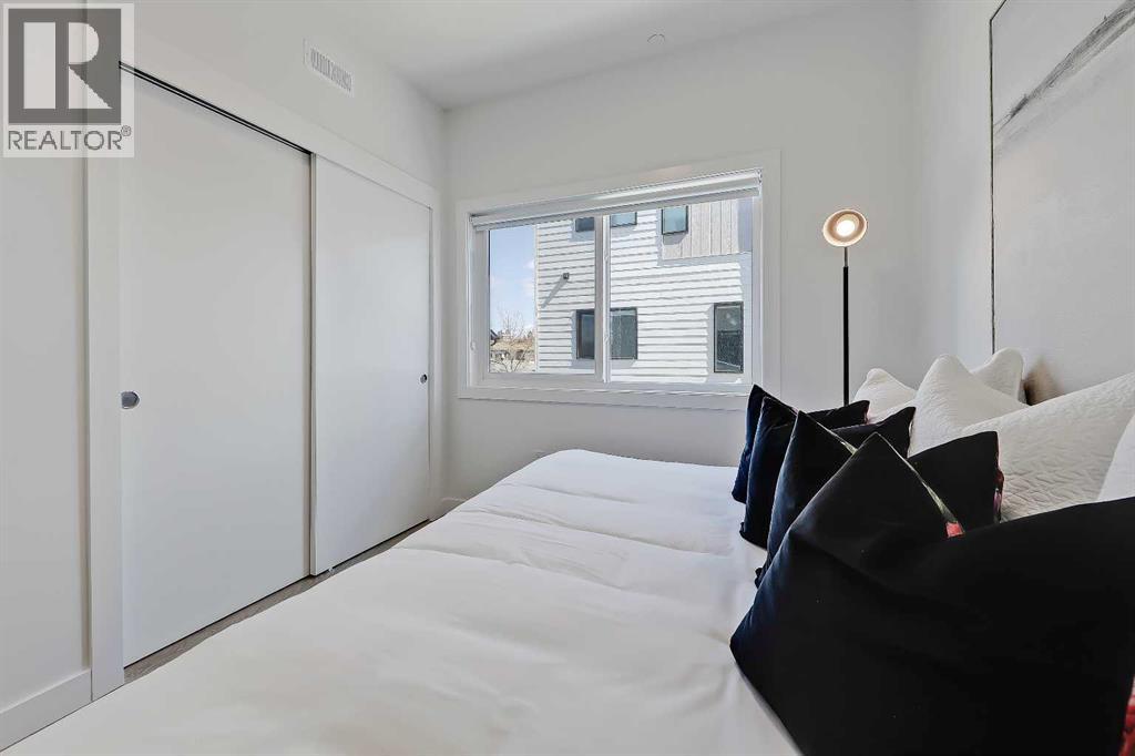 Single Family House for Sale in    Avenue NE Renfrew Calgary 