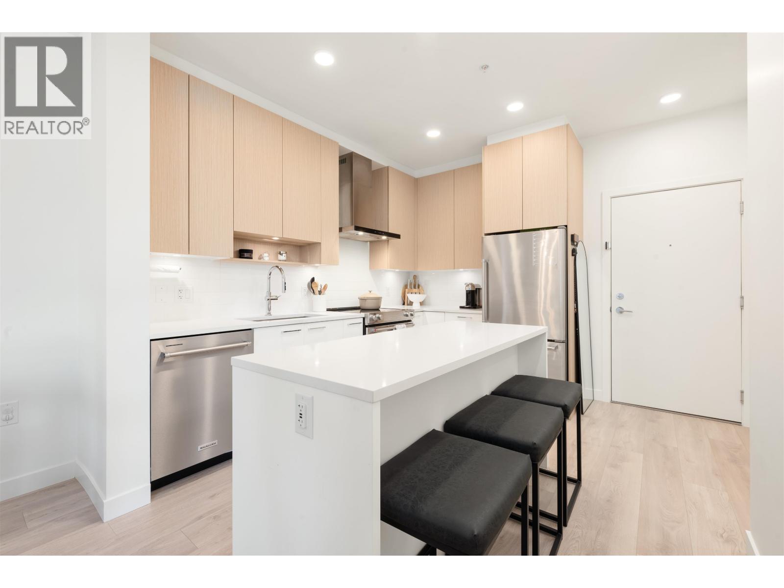 Photo 7 of 222 7588 16th Street, Burnaby BC