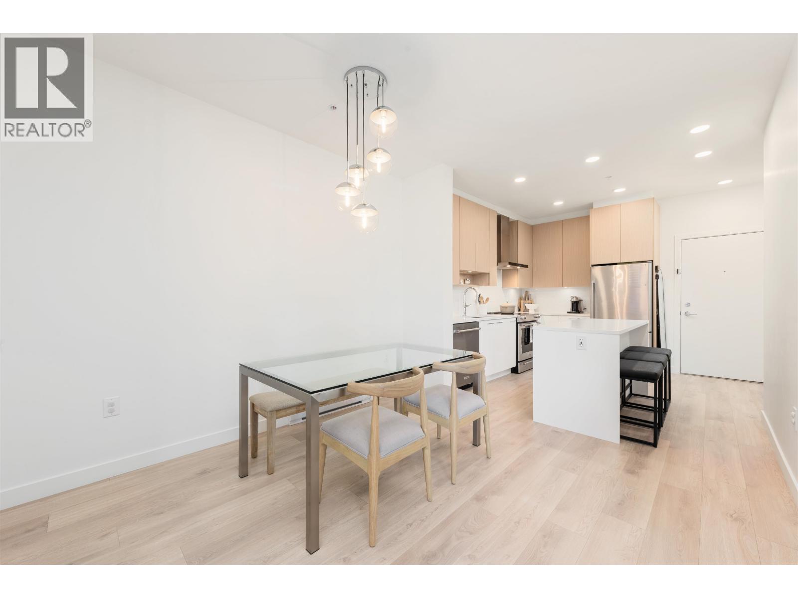 Photo 5 of 222 7588 16th Street, Burnaby BC
