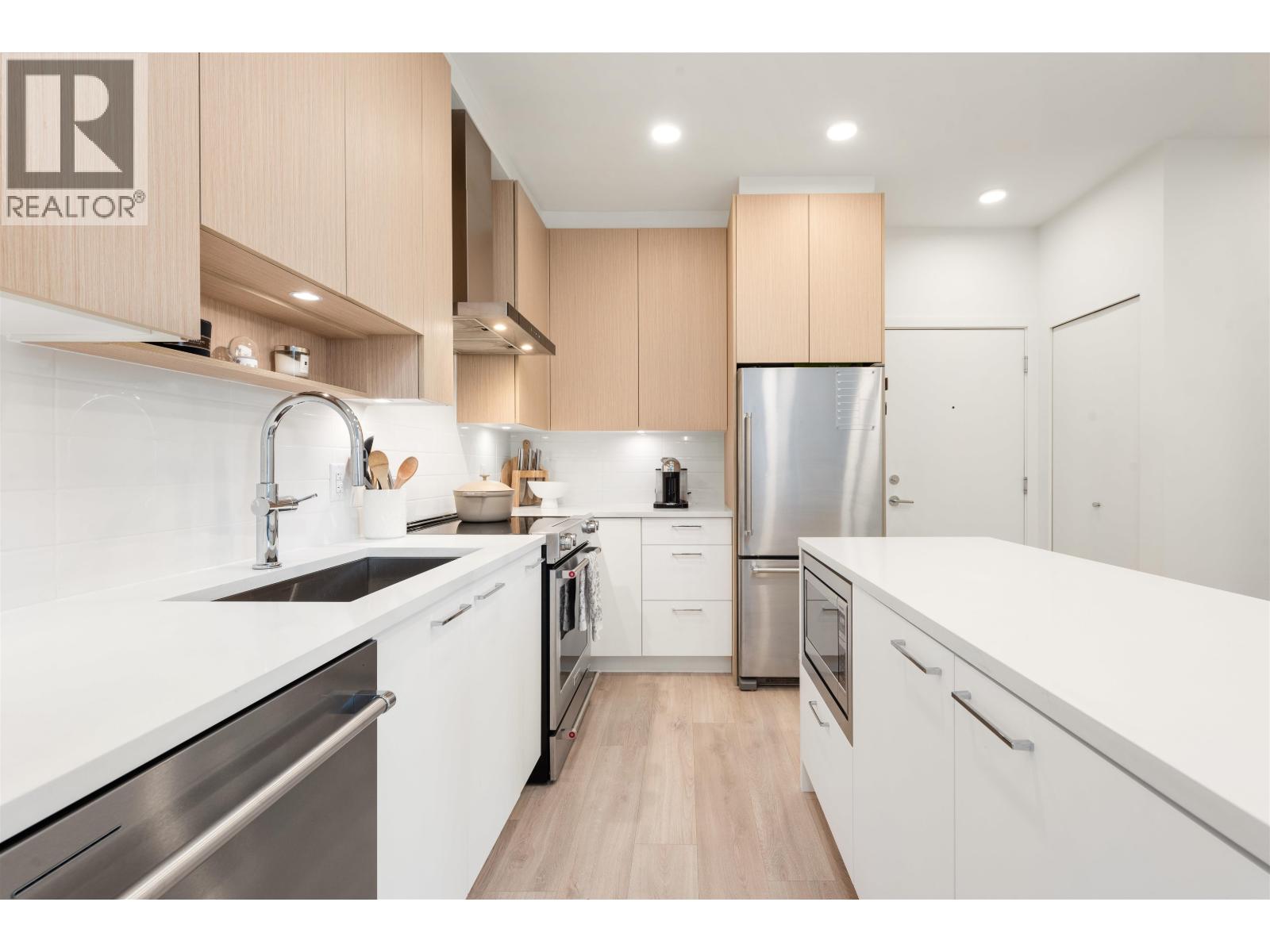 Photo 8 of 222 7588 16th Street, Burnaby BC