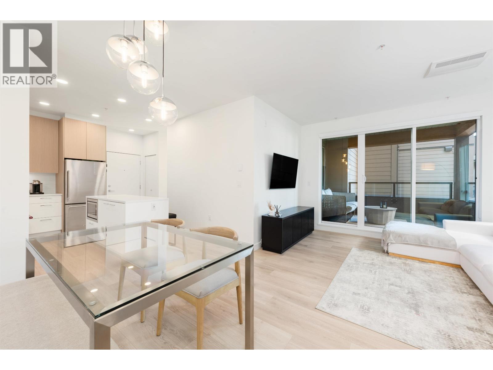 Photo 4 of 222 7588 16th Street, Burnaby BC
