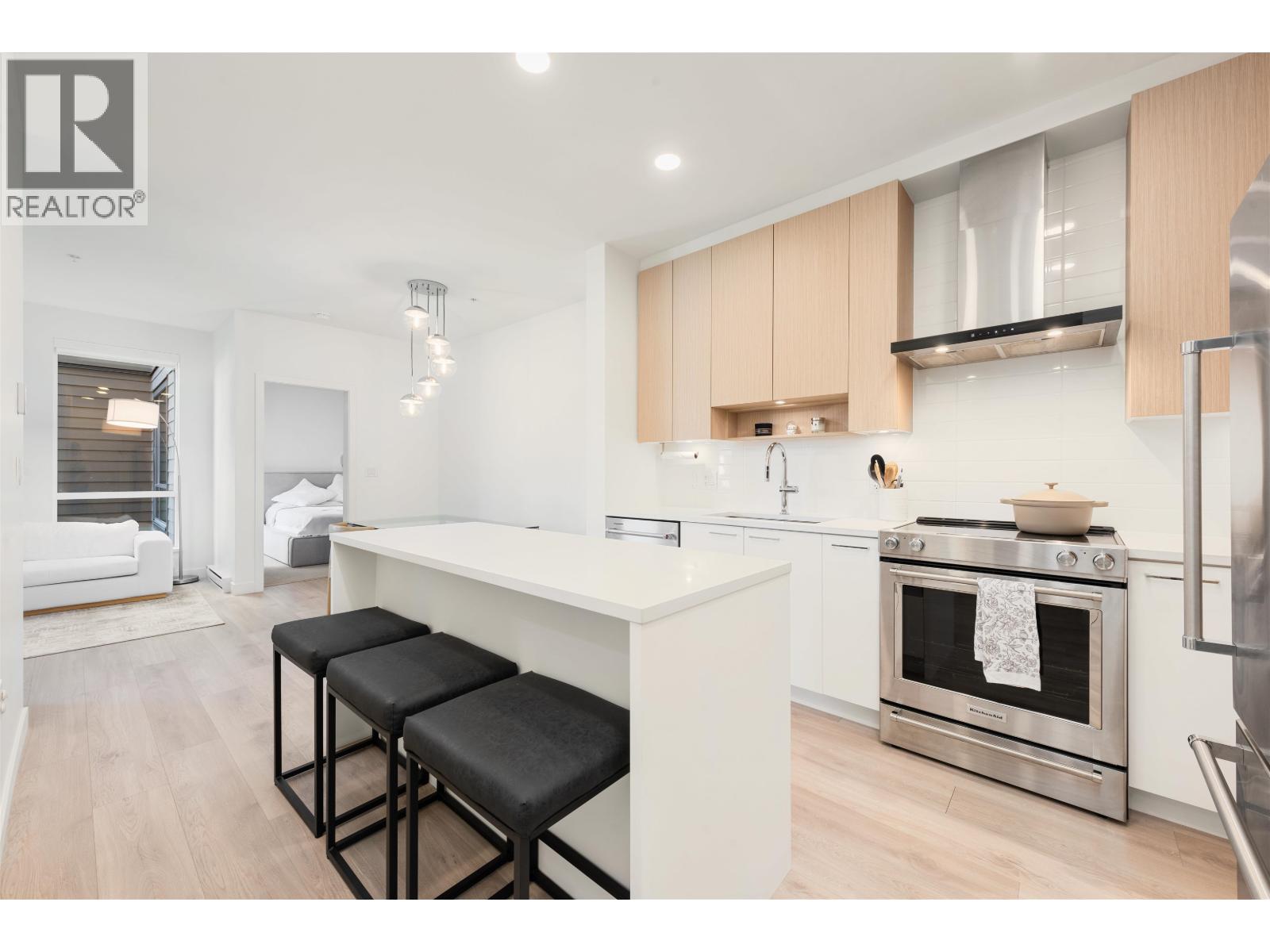 Photo 10 of 222 7588 16th Street, Burnaby BC