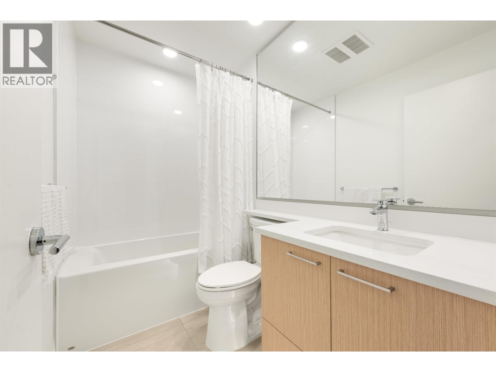 Photo 13 of 222 7588 16th Street, Burnaby BC