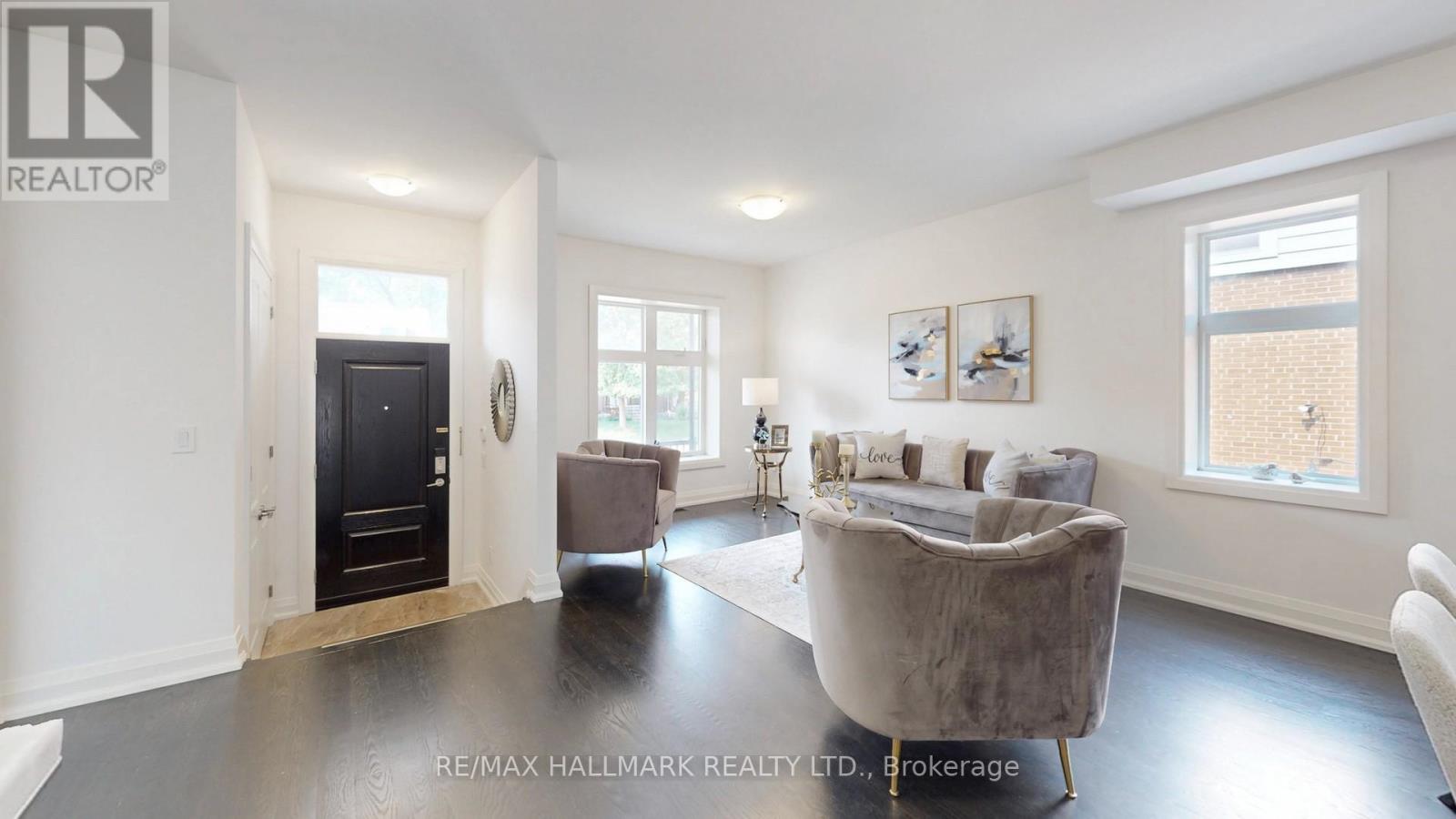 Photo 6 of 59 Craigmore Crescent, Toronto ON