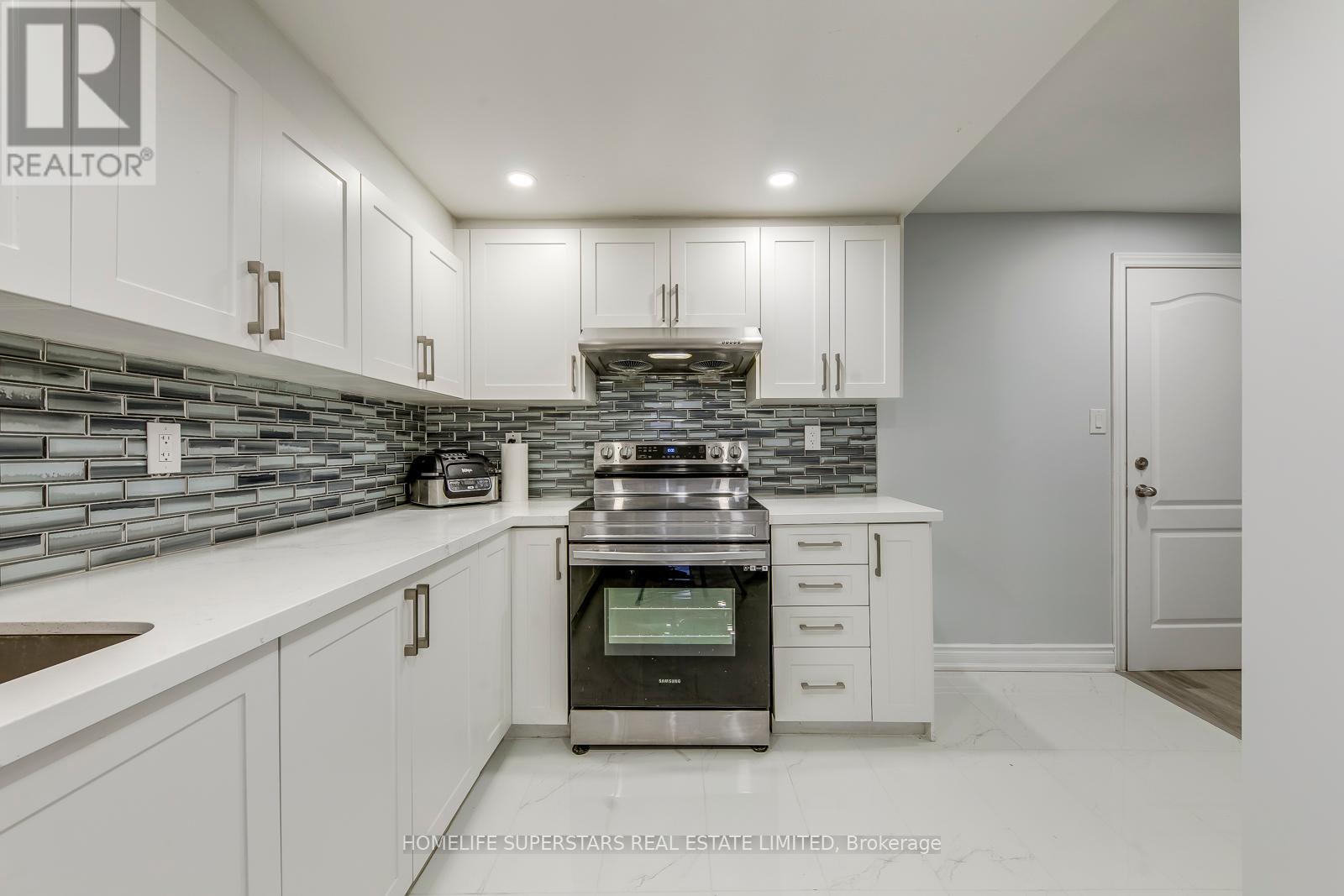 Photo 37 of 3465 Aquinas Avenue, Mississauga ON