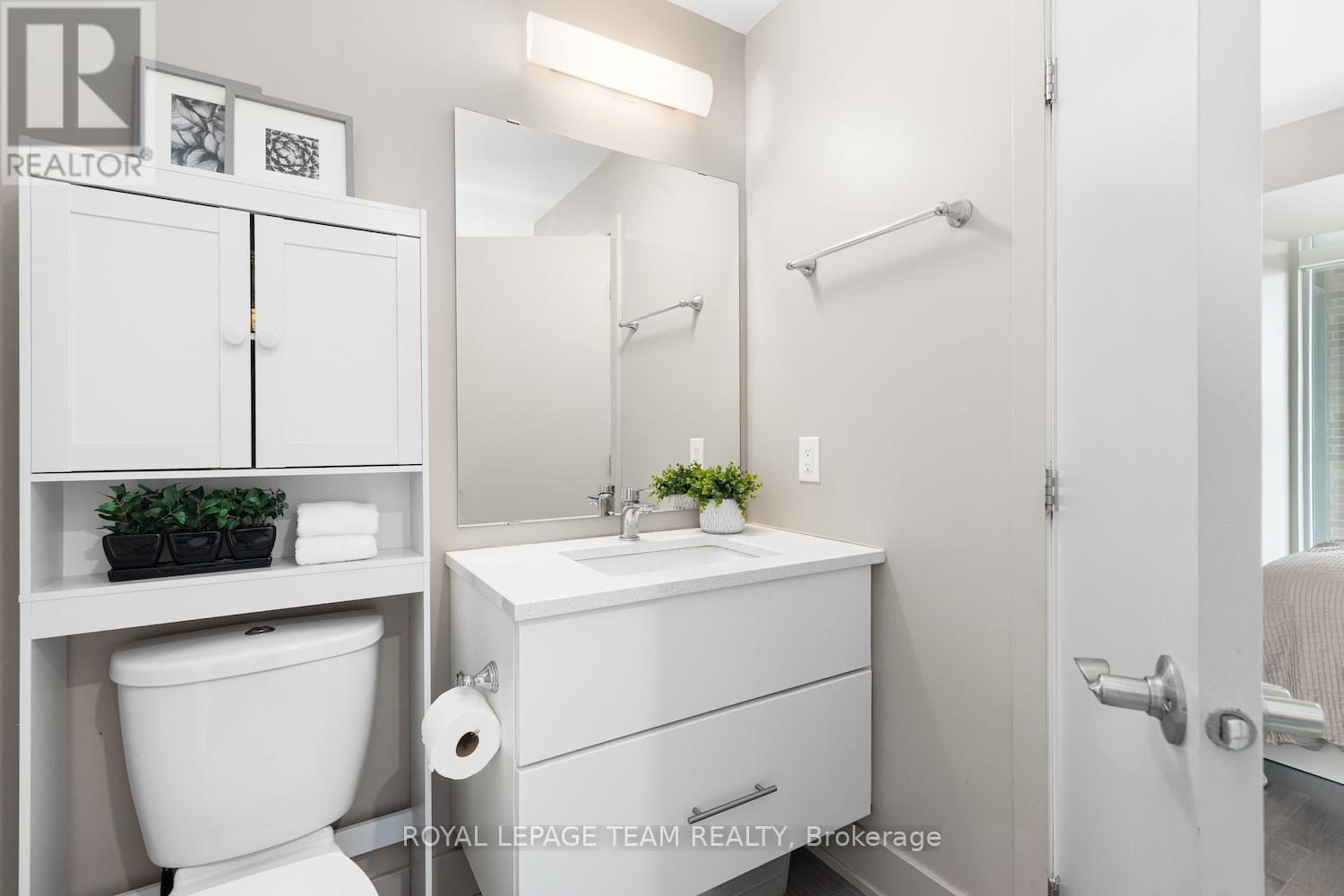 Photo 15 of 502 108 Richmond Road, Ottawa ON