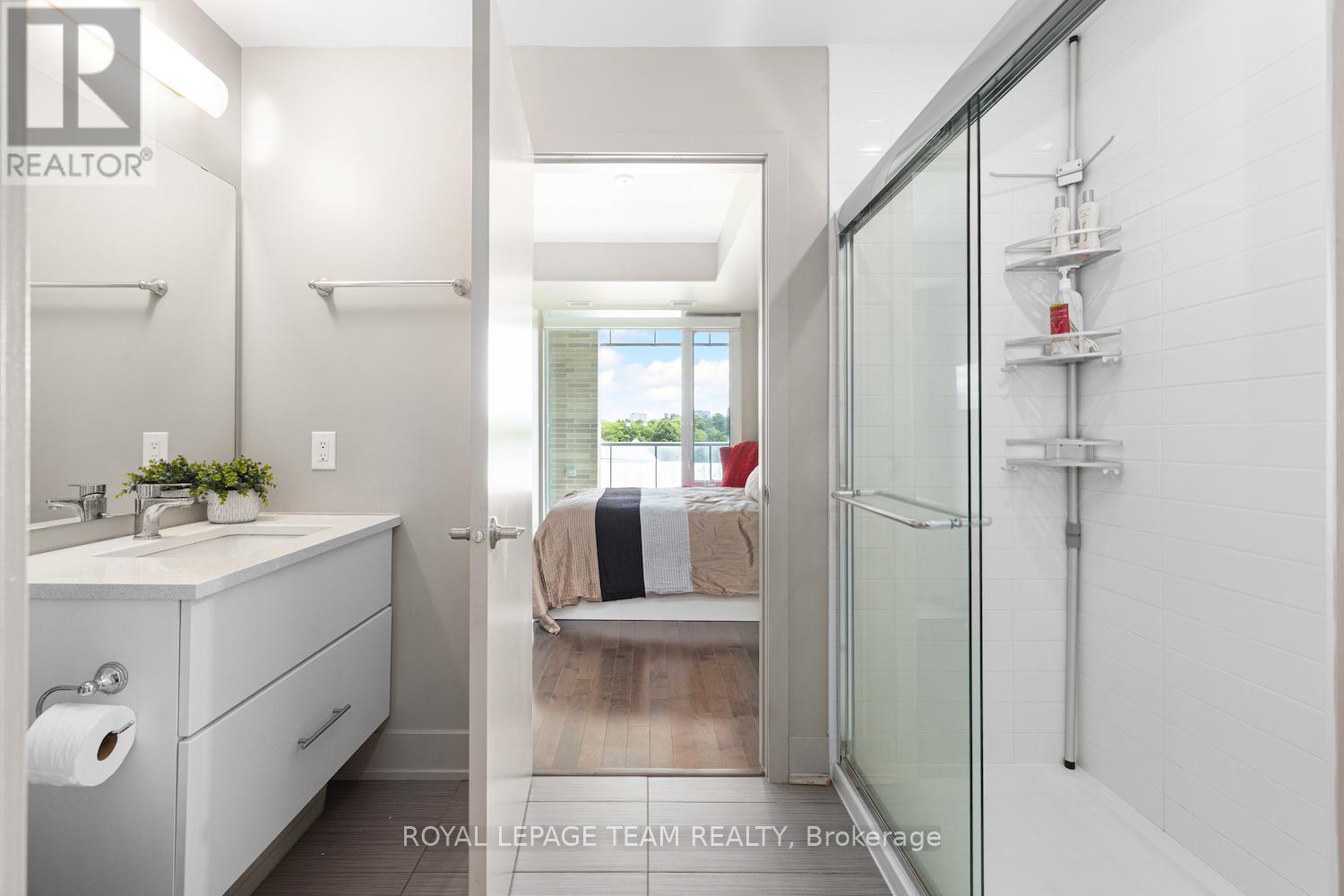 Photo 19 of 502 108 Richmond Road, Ottawa ON