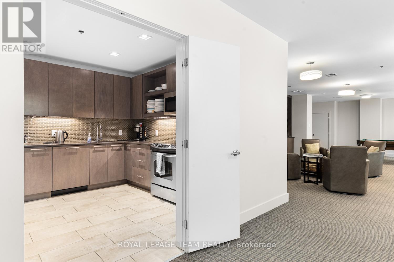 Photo 33 of 502 108 Richmond Road, Ottawa ON