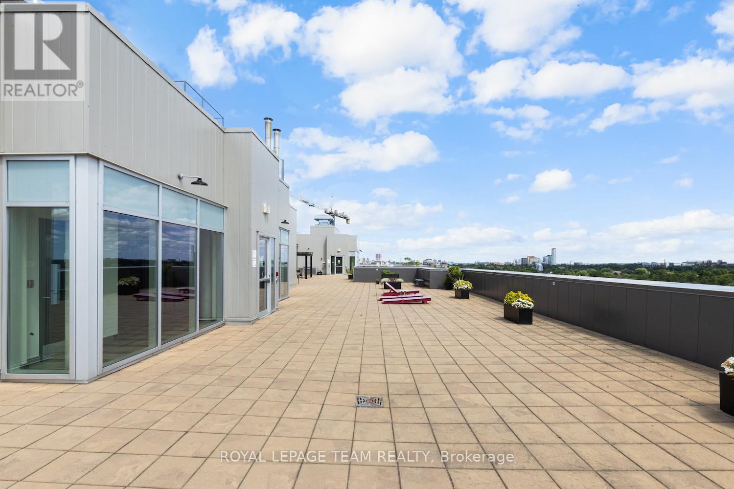 Photo 4 of 502 108 Richmond Road, Ottawa ON