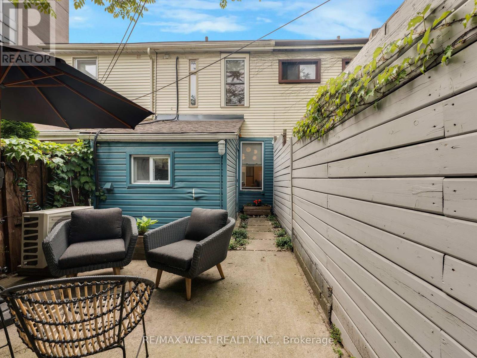 Photo 23 of 553 King Street E, Toronto ON