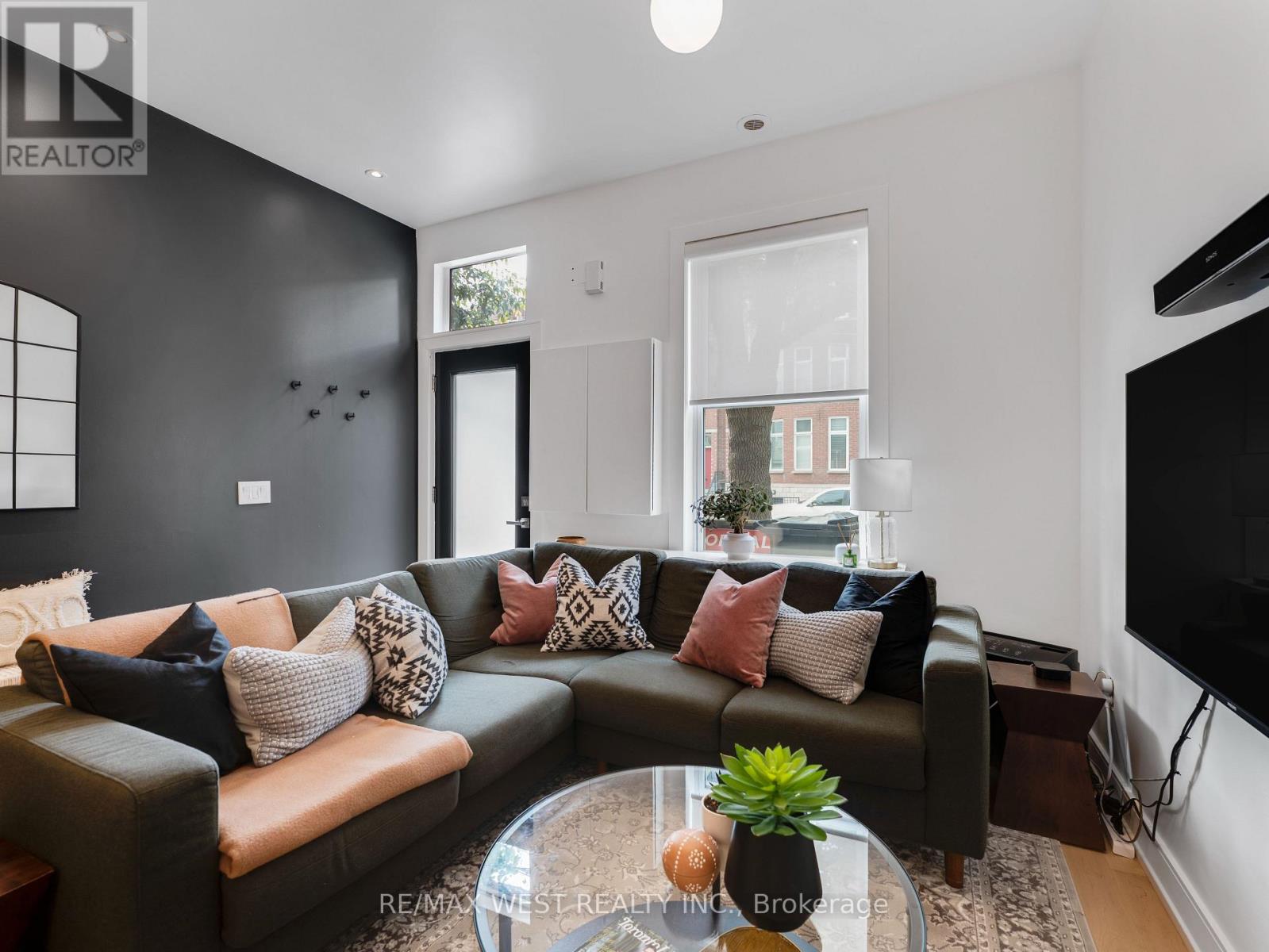 Photo 15 of 553 King Street E, Toronto ON