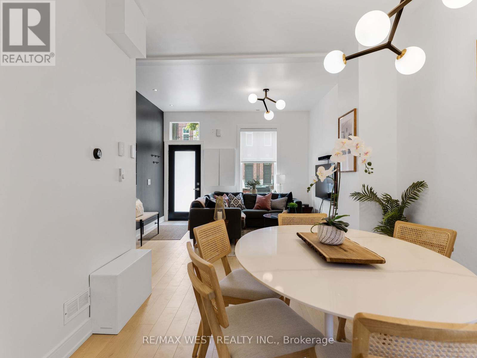 Photo 10 of 553 King Street E, Toronto ON