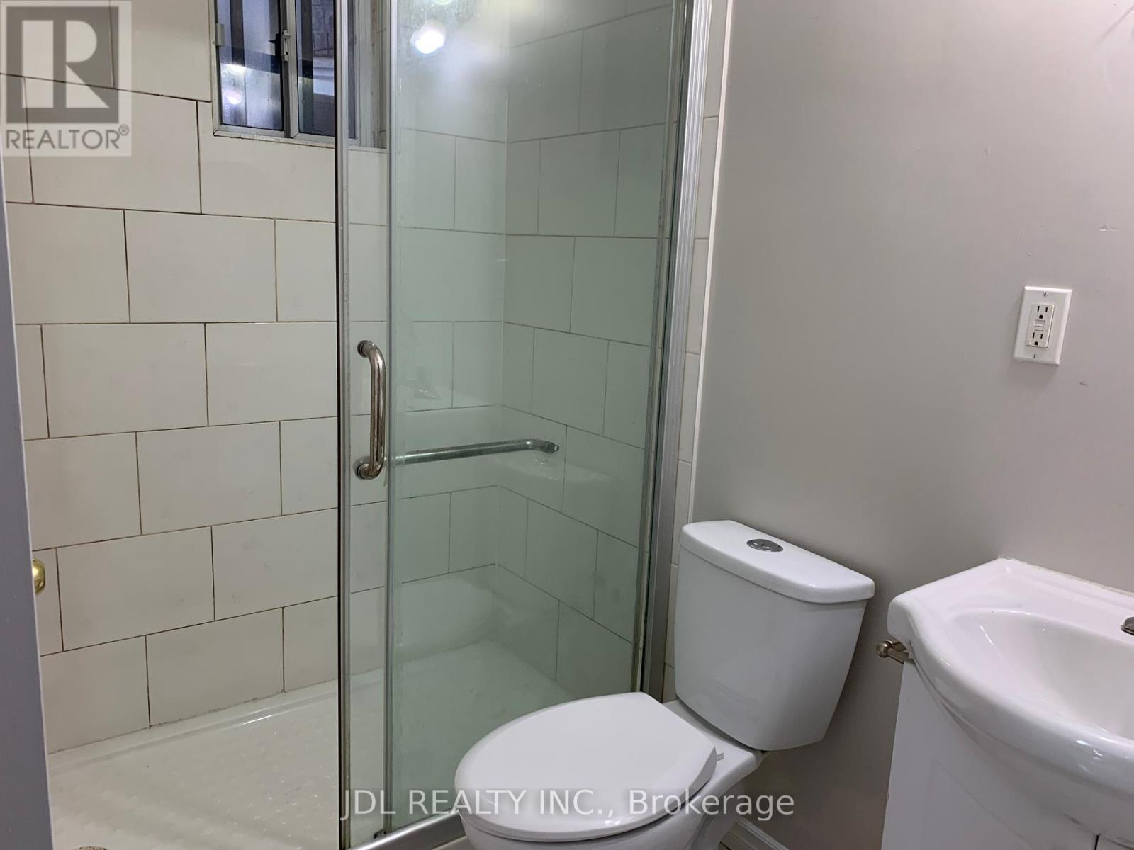 Photo 8 of Second And Third Floor 593 Bathurst Street, Toronto ON
