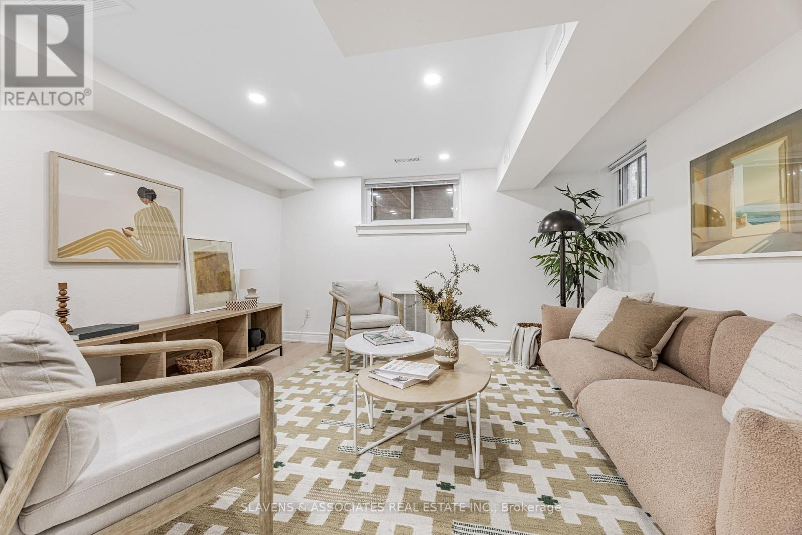 Photo 18 of 118 Whitmore Avenue, Toronto ON