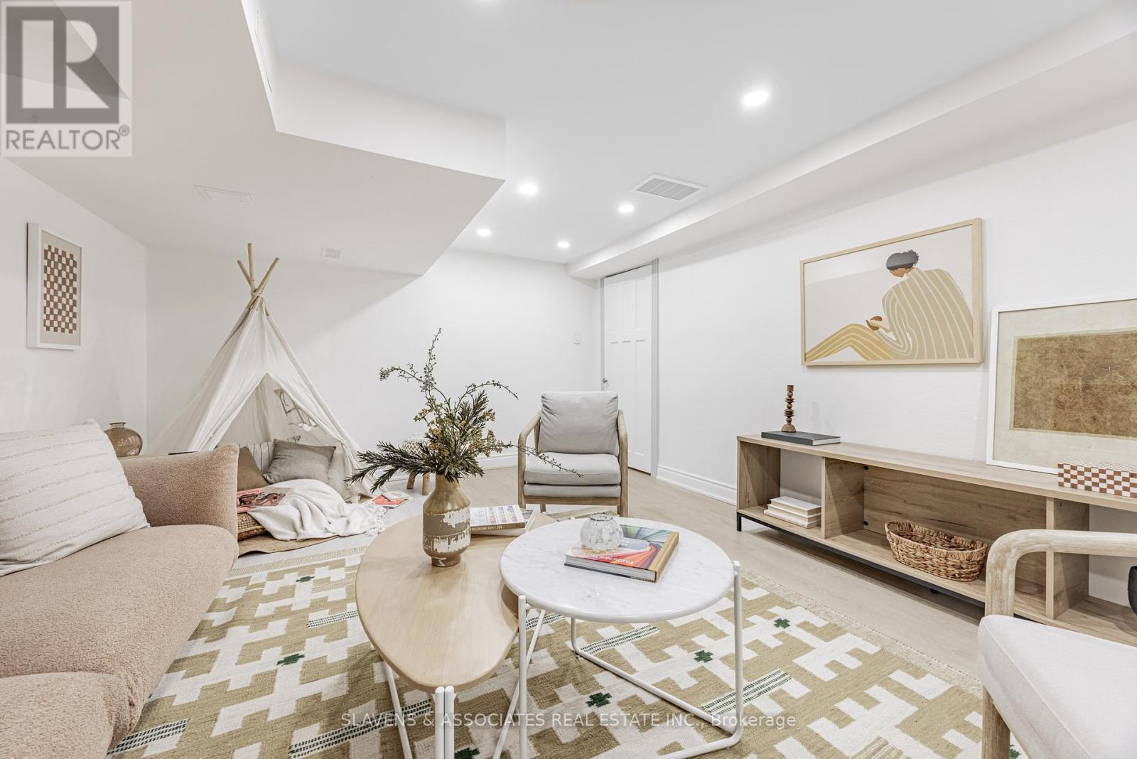 Photo 19 of 118 Whitmore Avenue, Toronto ON