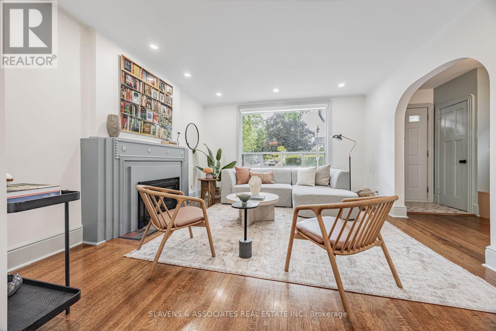 Photo 2 of 118 Whitmore Avenue, Toronto ON