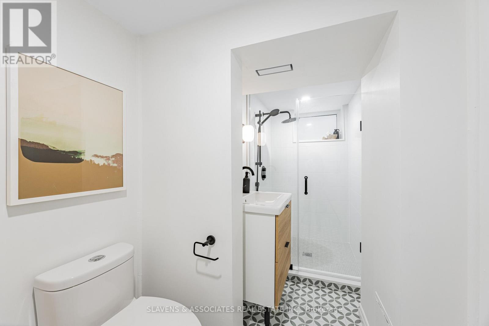 Photo 20 of 118 Whitmore Avenue, Toronto ON