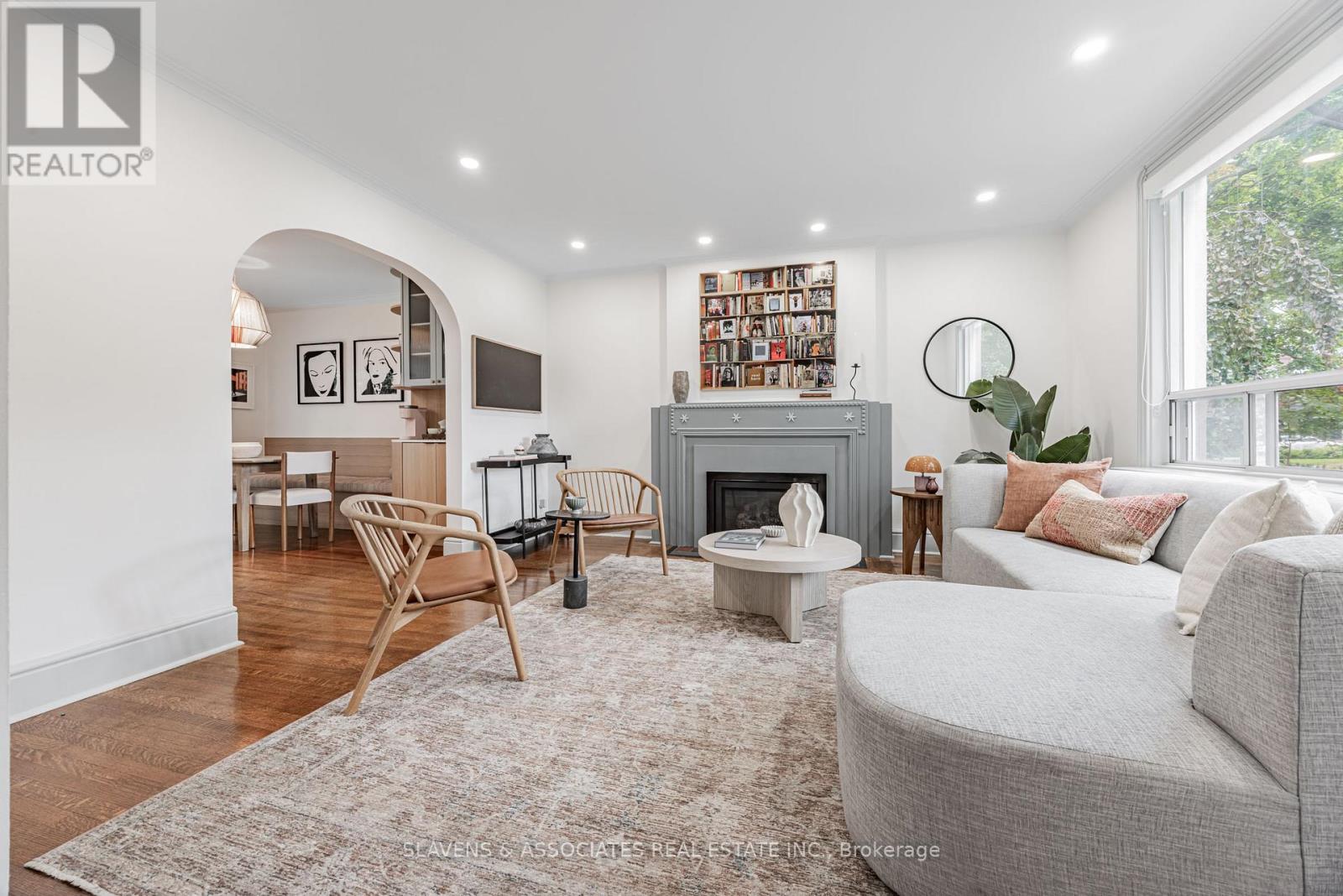 Photo 3 of 118 Whitmore Avenue, Toronto ON