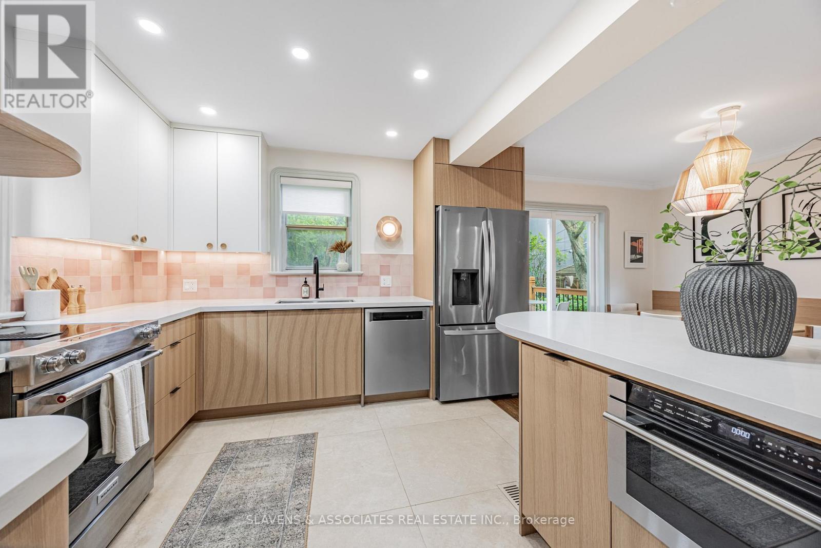 Photo 8 of 118 Whitmore Avenue, Toronto ON